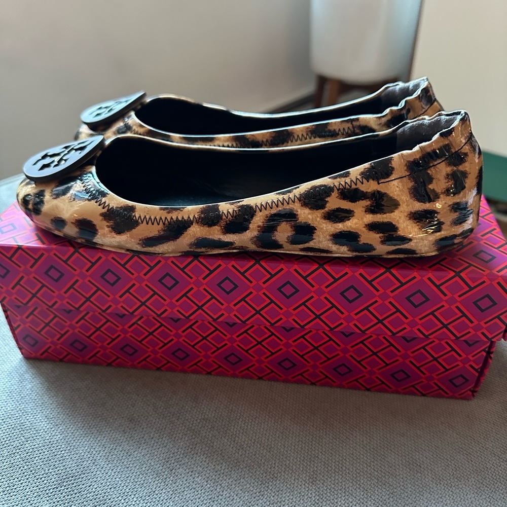 Tory Burch Minnie travel ballet flat. Excellent condition! Box & dust bag